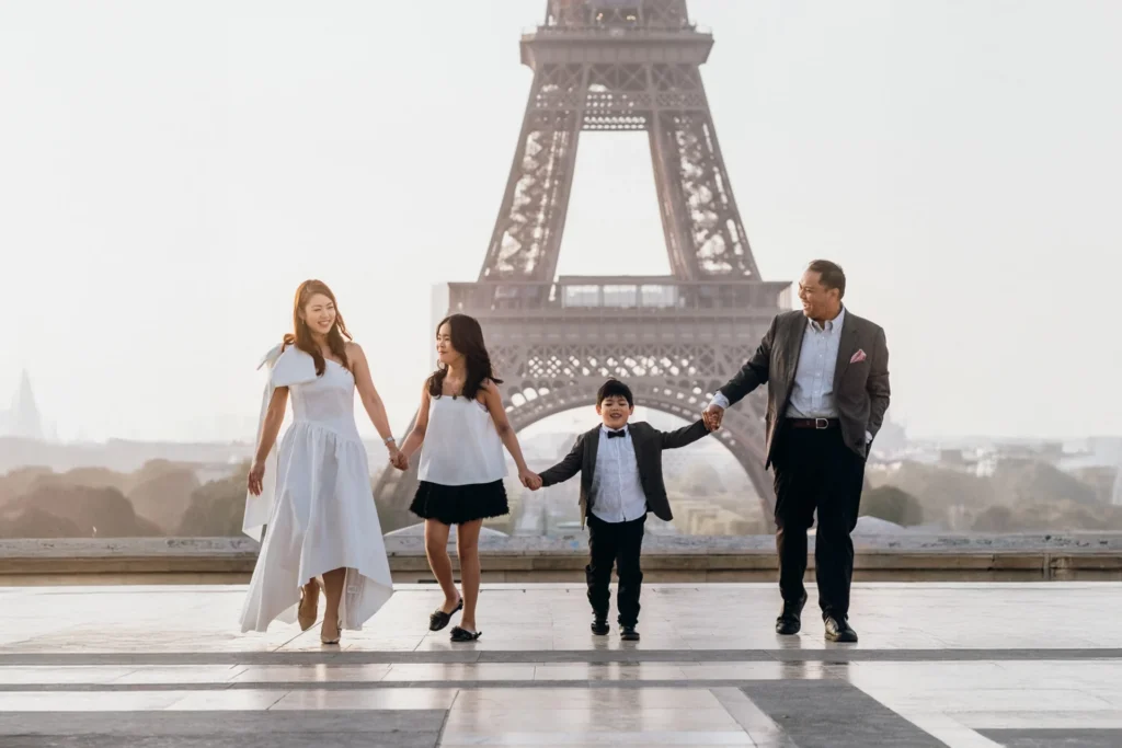 Eiffel Tower family photoshoot