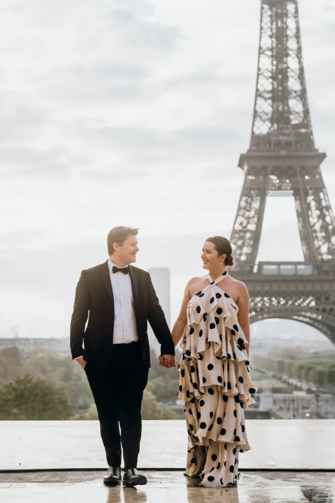 Eiffel Tower couple photography