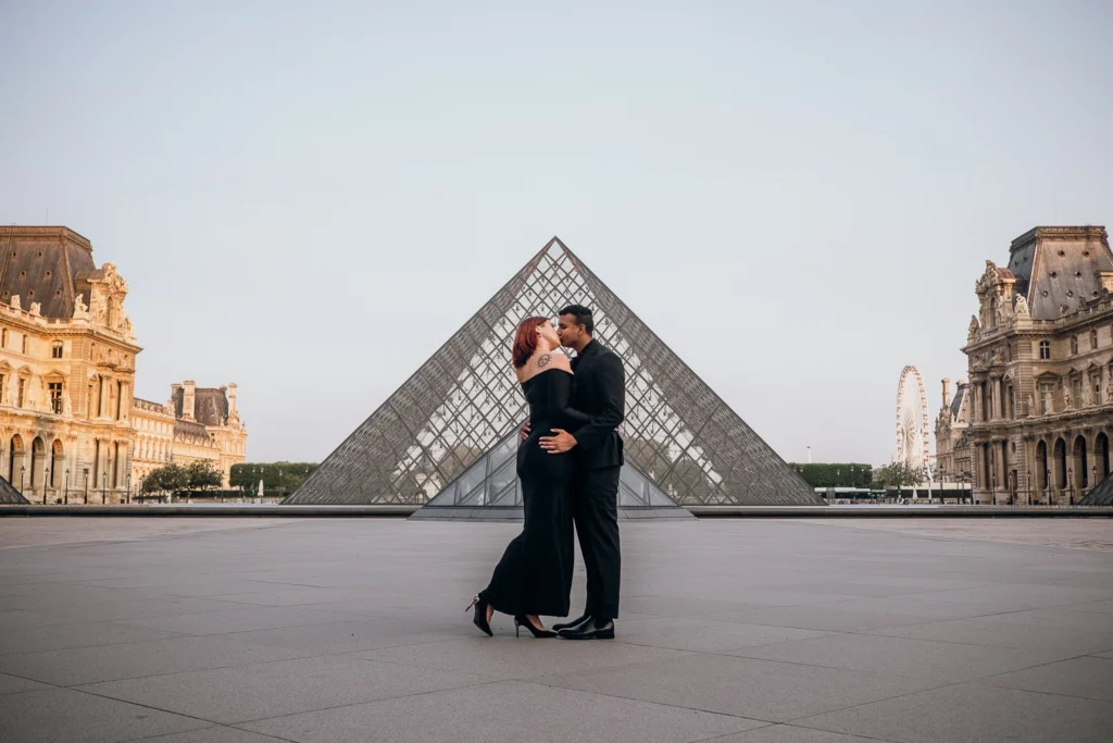 Paris couple session at the Louvre Museum