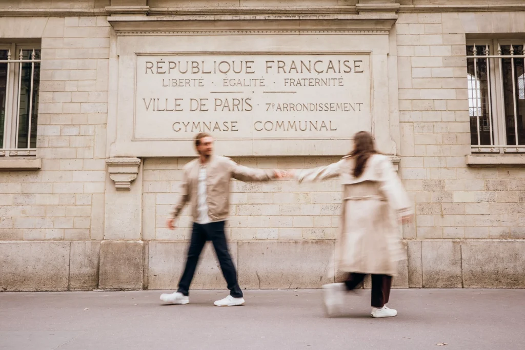 Paris creative couple photoshoot