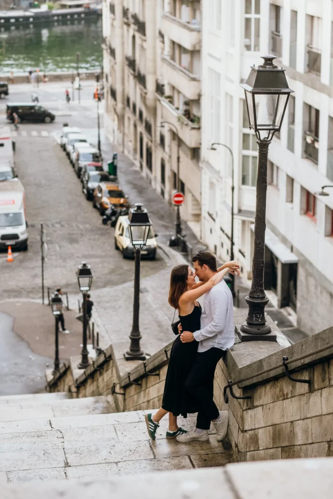 Romantic couple photos in Paris