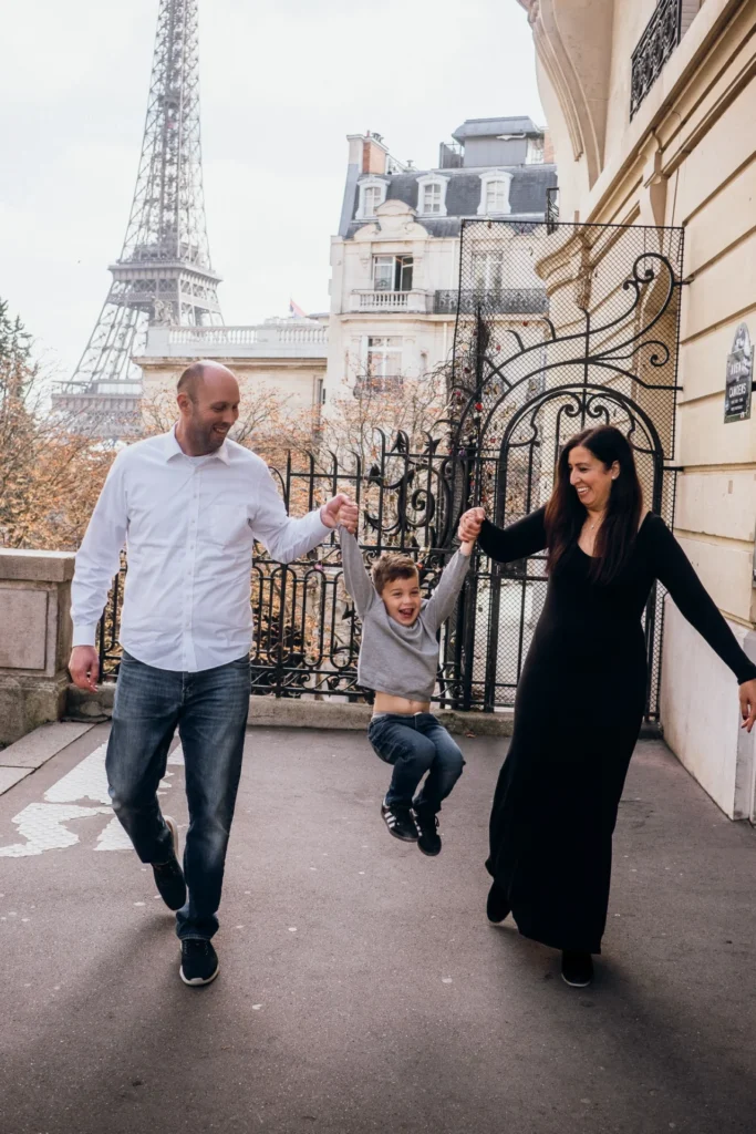 Paris Family photographer Let's Run To The Sun review