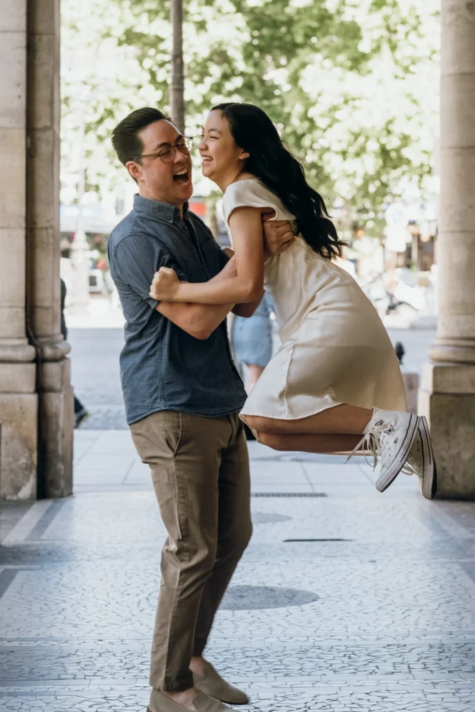 Candid family photos in Paris