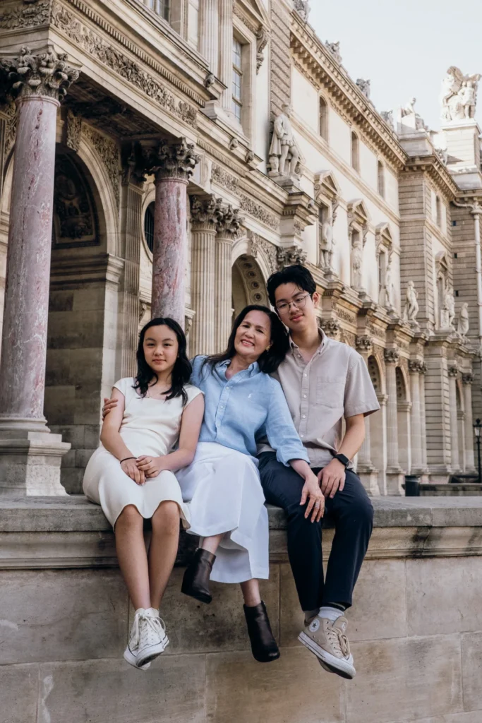 Louvre museum family photos