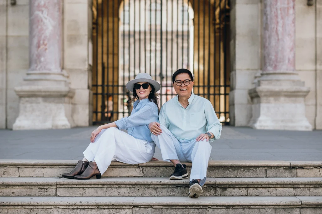 Louvre couple photoshoot