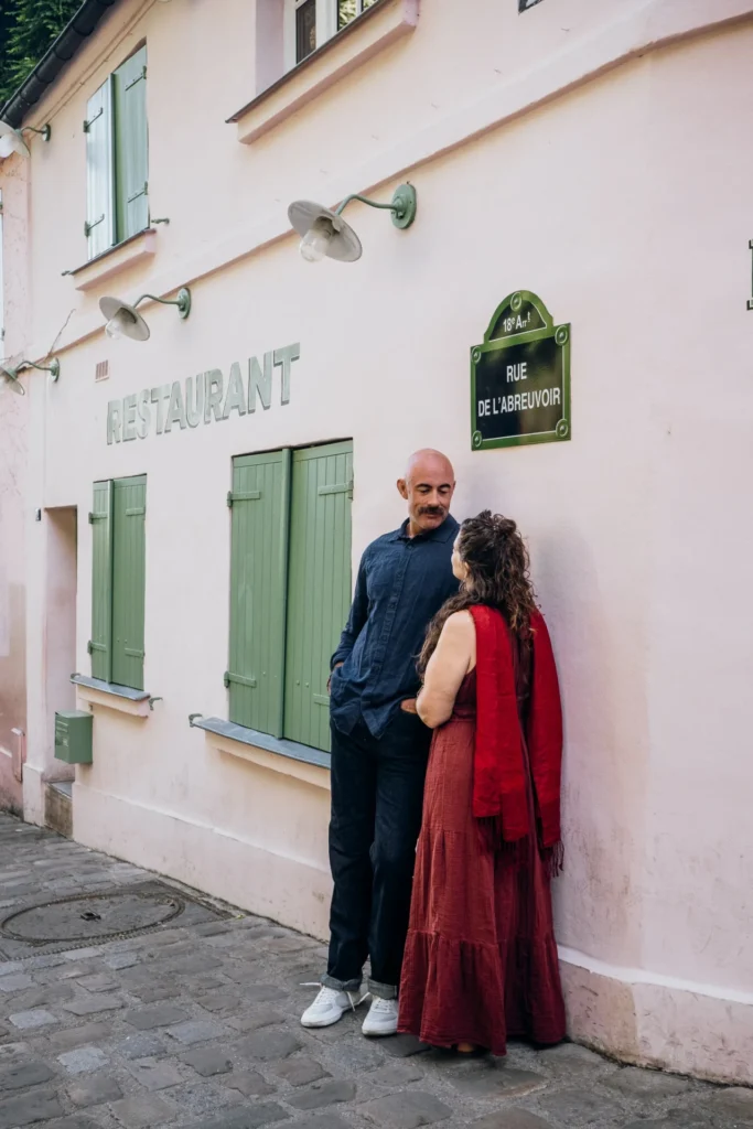 Montmartre couple photoshoot