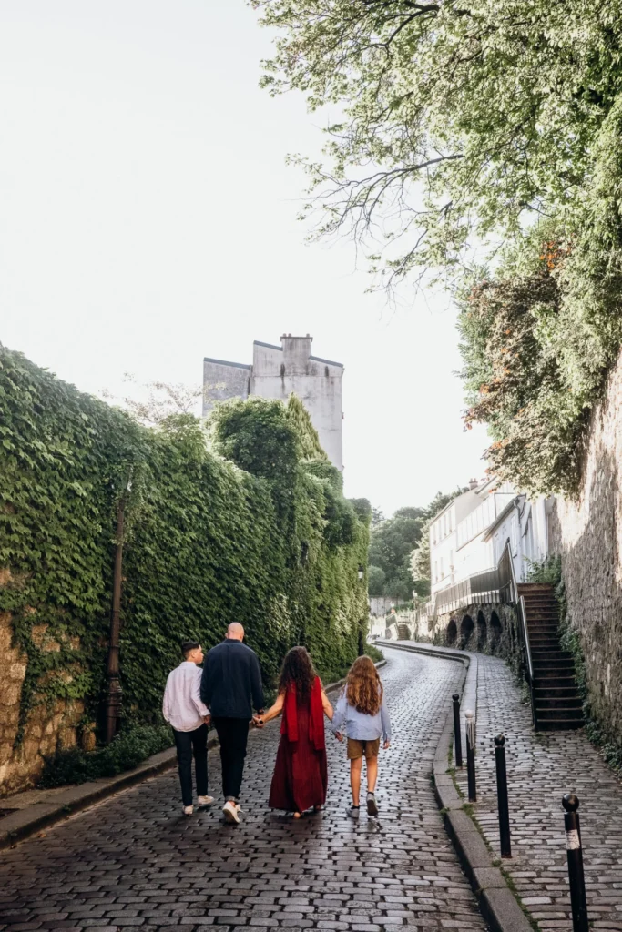 Candid family photos in Paris