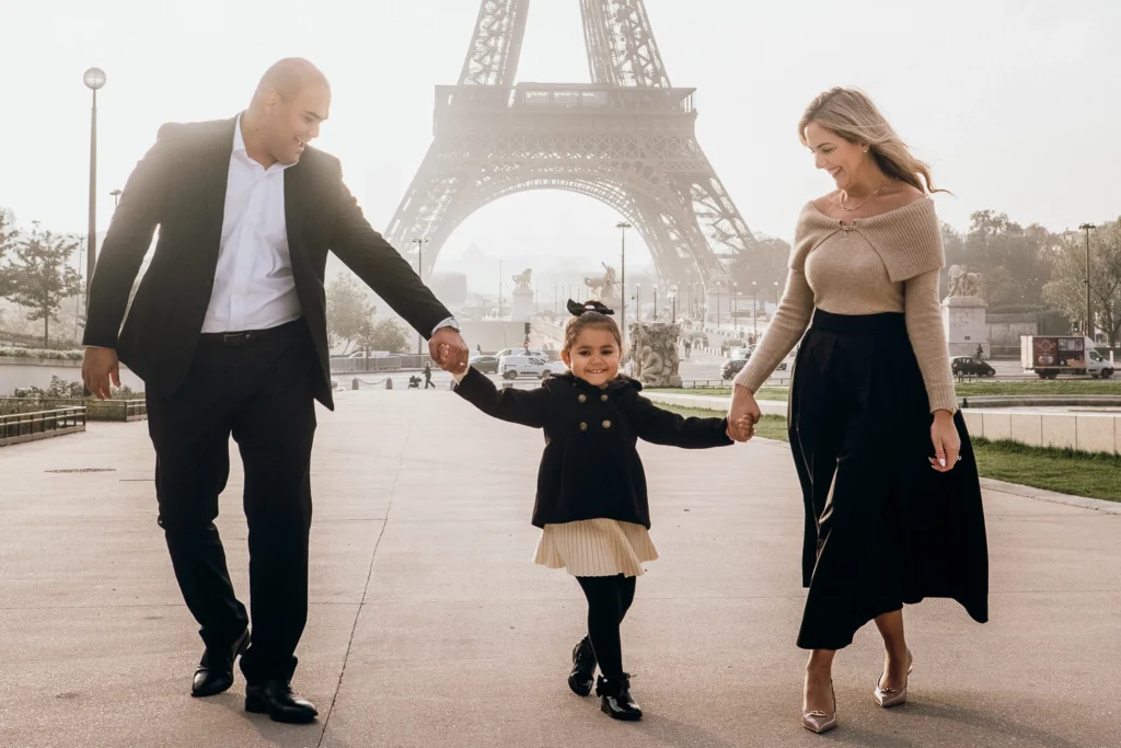 Paris family photos in front of the Eiffel Tower