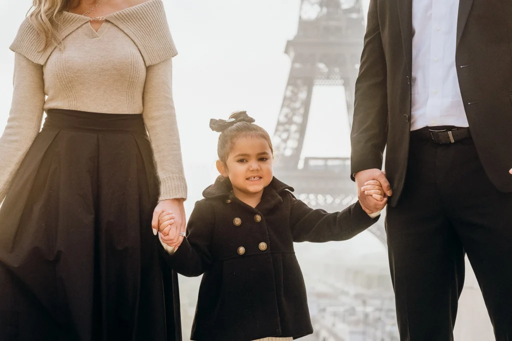 Family photoshoot at the Eiffel Tower