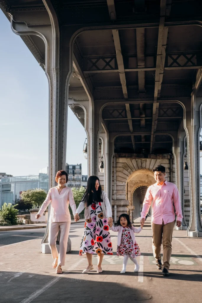 Bir Hakeim Bridge family photos