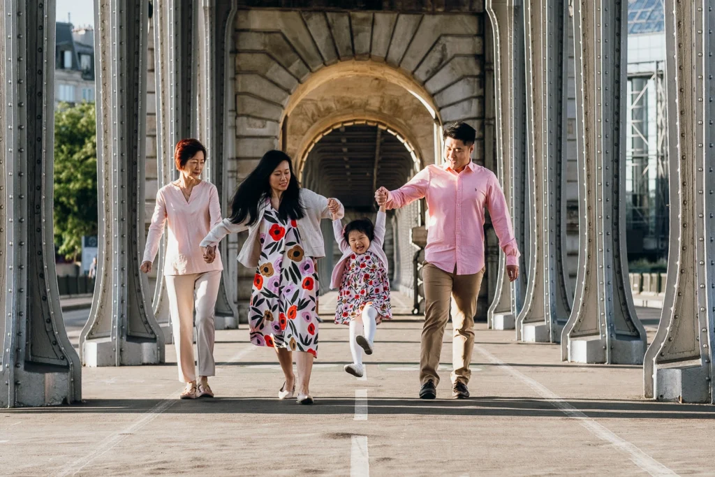 Bir Hakeim Bridge family photos