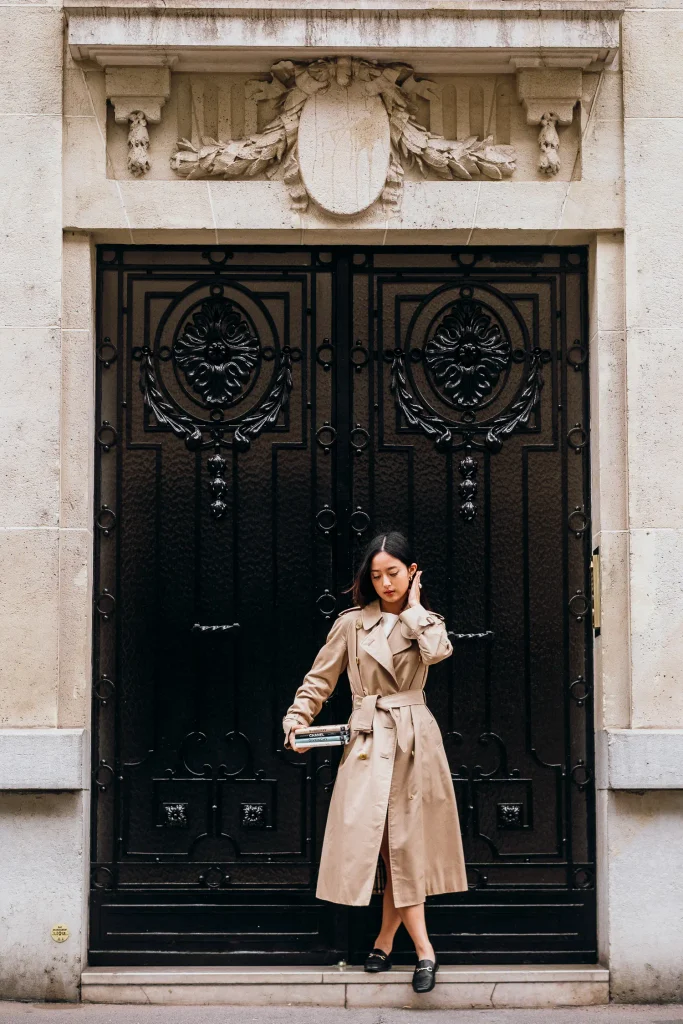 Paris solo portrait photoshoot outfit - trench coat